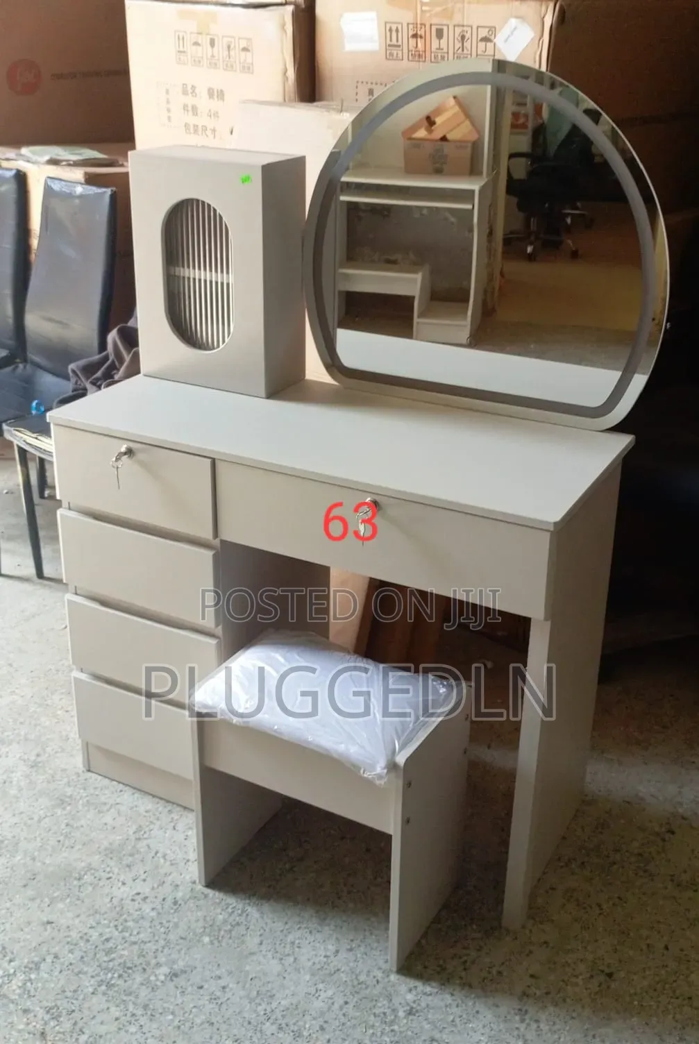 Modern Dressing Table Set