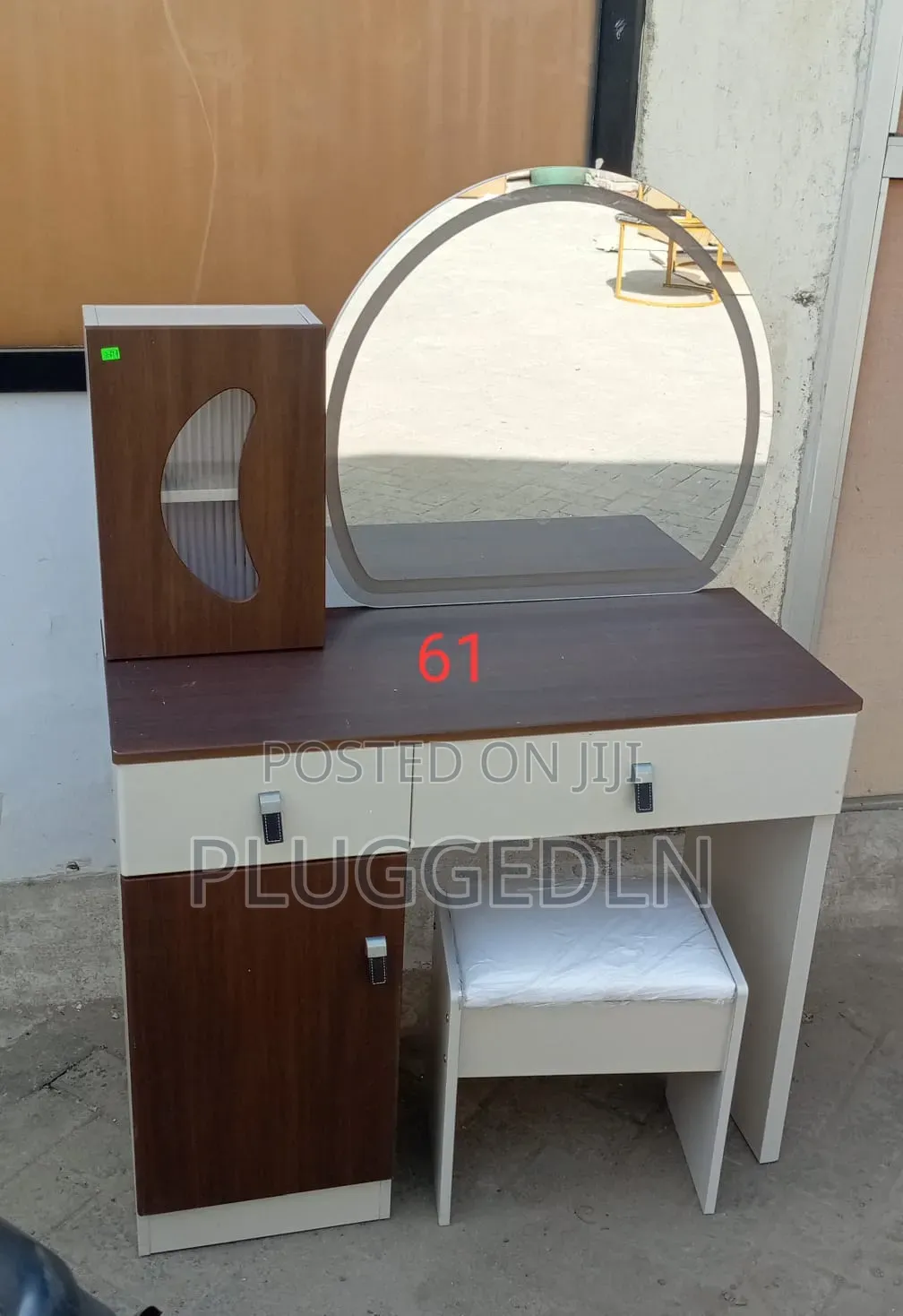 Modern Dressing Table Set