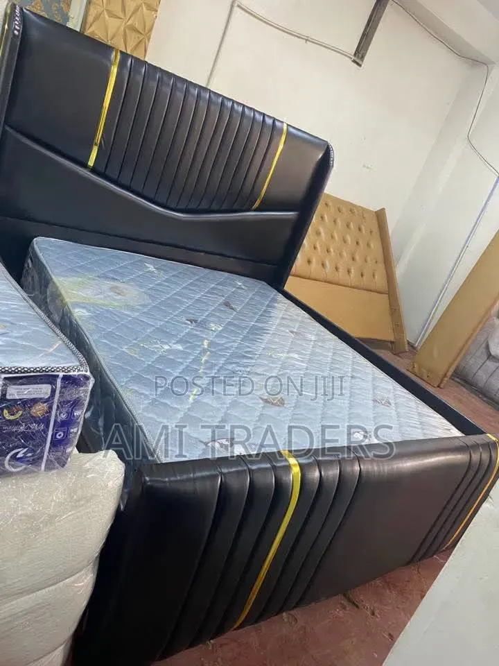 6*6 Chester Bed (Black)