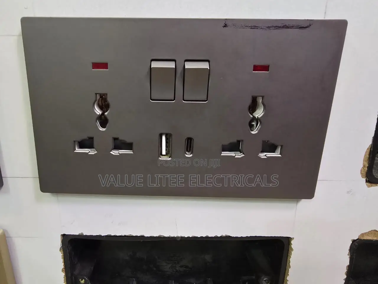 Grey Double Socket With Twin USB-C and USB-B
