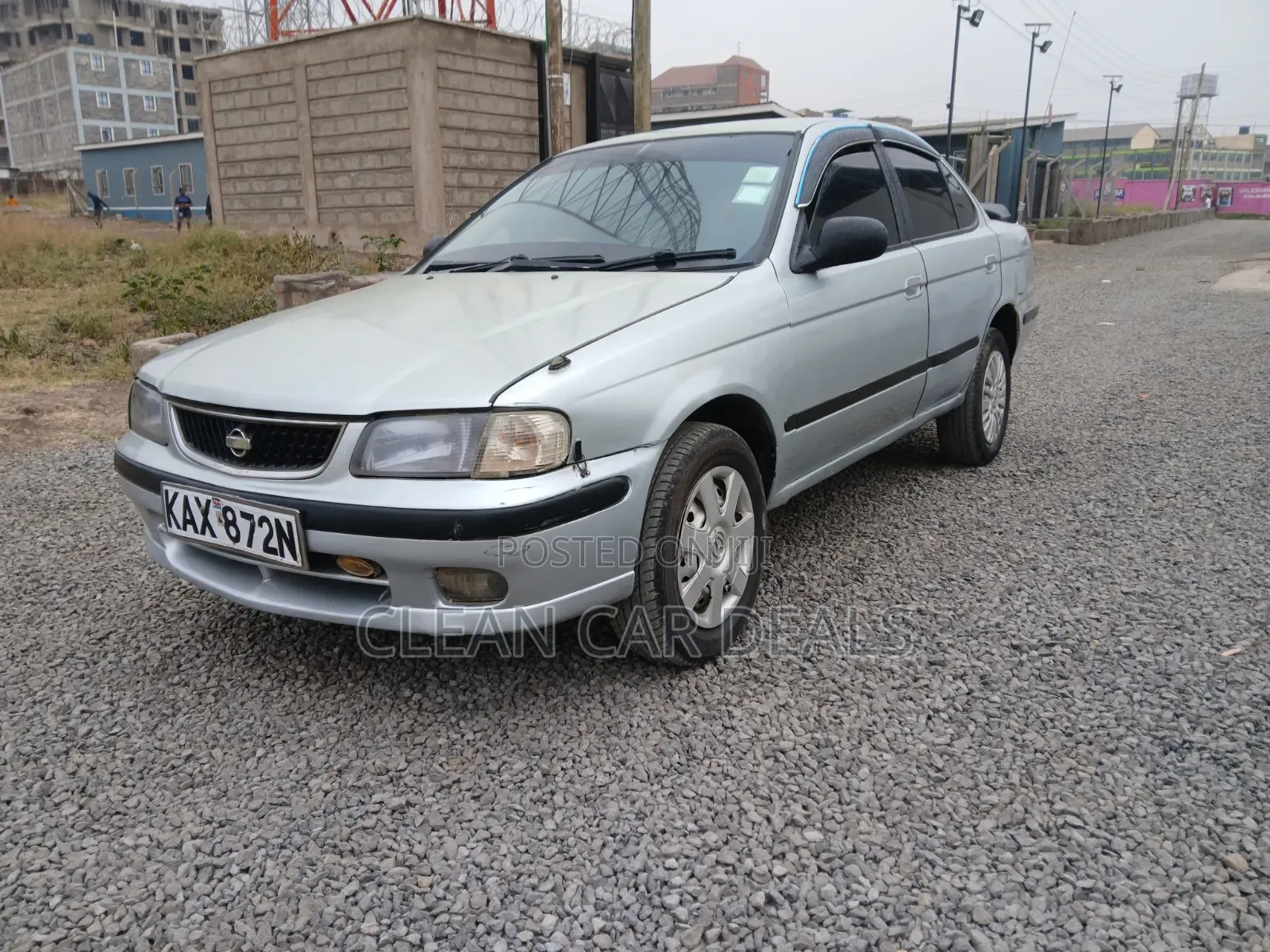 Nissan Sunny 2000 Silver