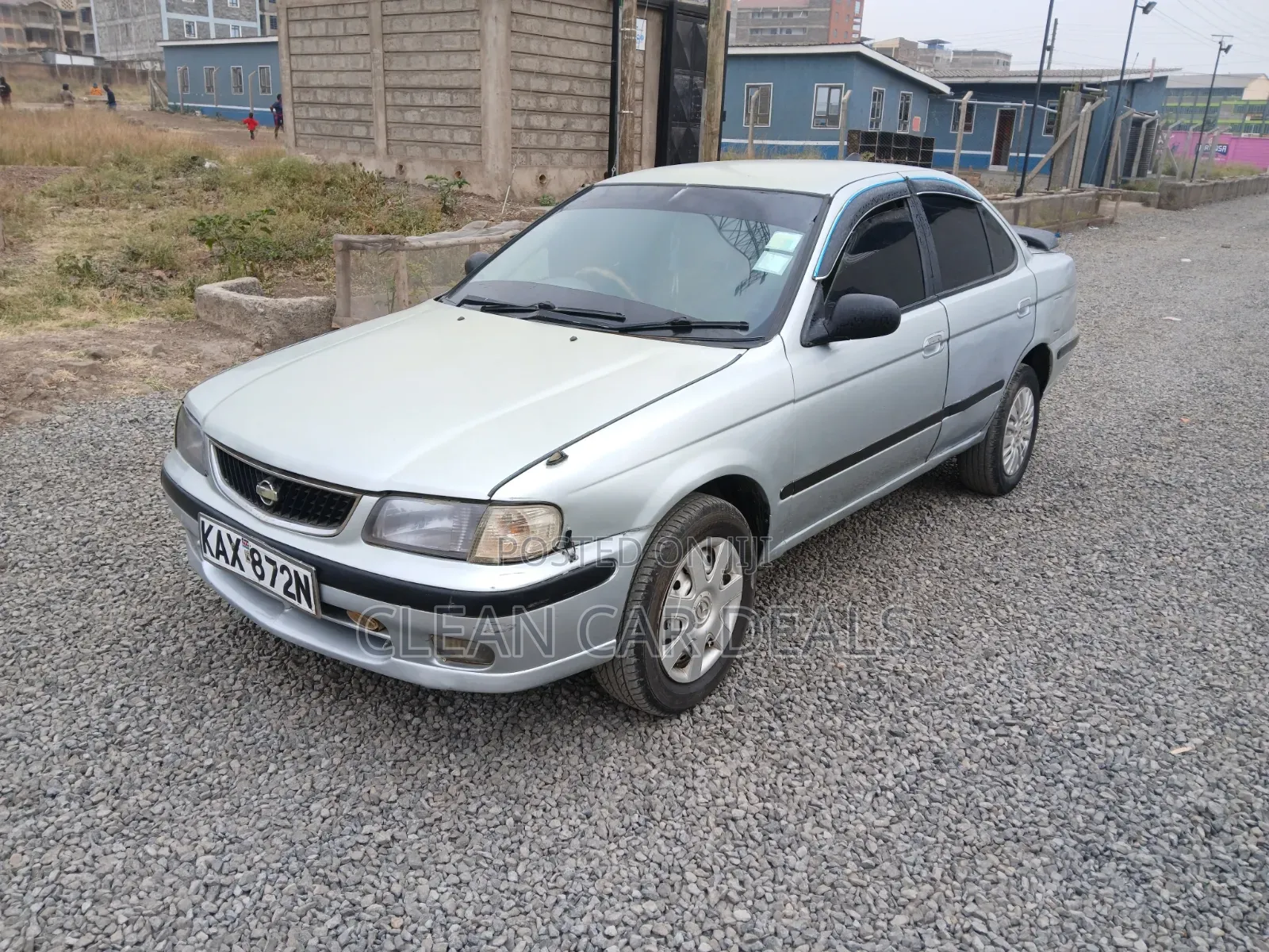 Nissan Sunny 2000 Silver