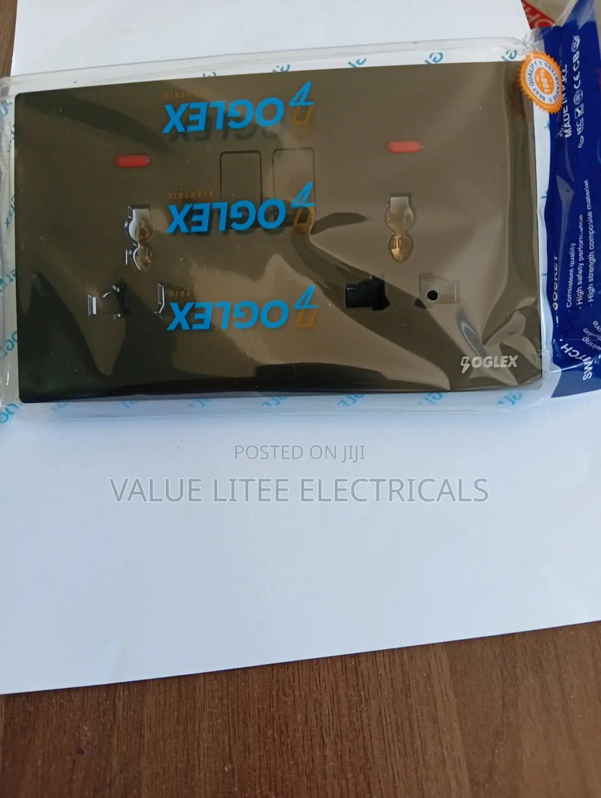 Black Double Socket With USB-C and USB-B