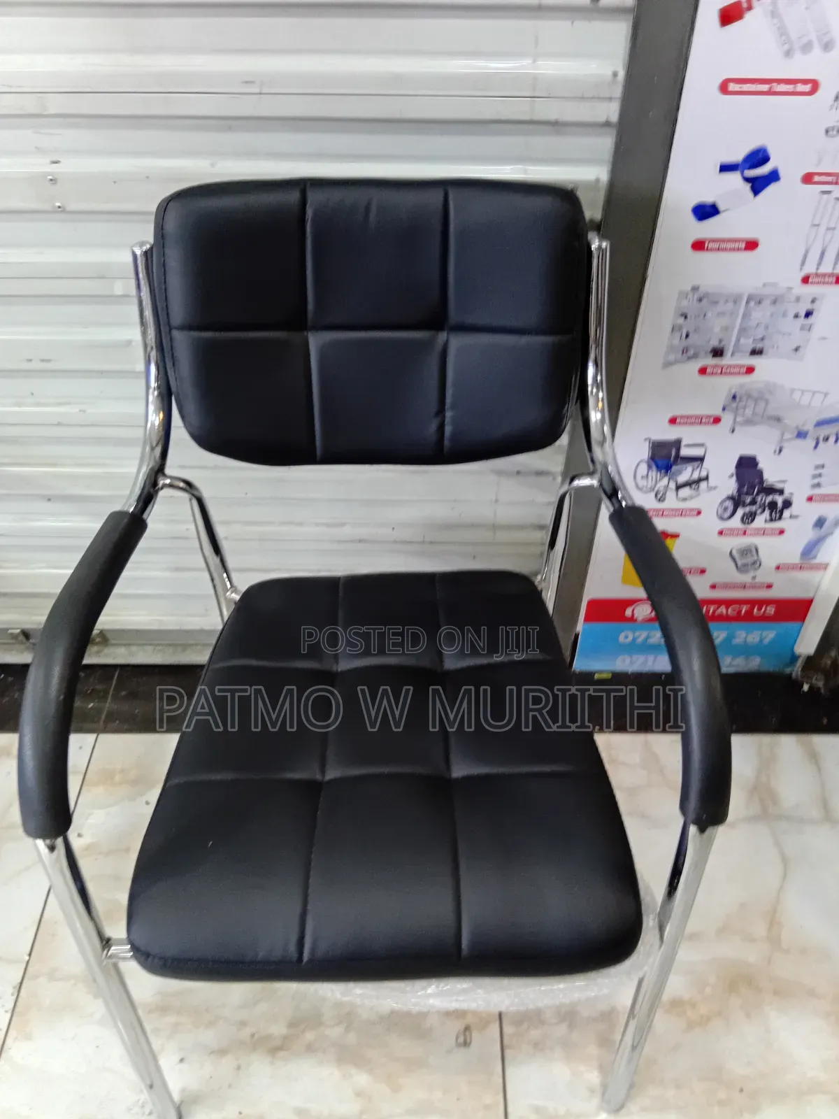 Catalina Visitor Chair With a Chrome-Plated Metal Frame