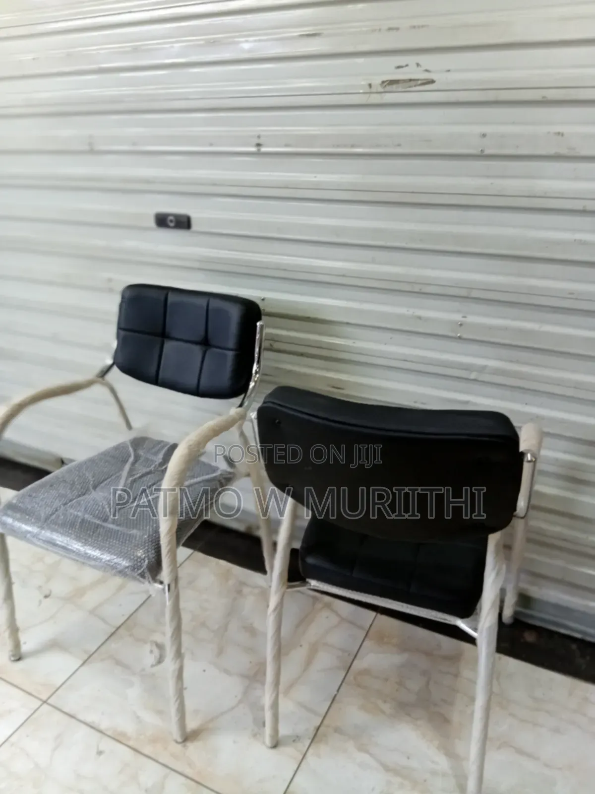 Catalina Visitor Chair With a Chrome-Plated Metal Frame