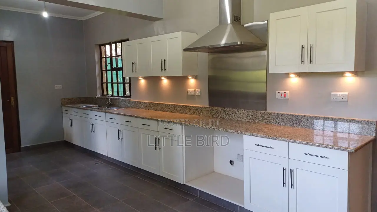 5bdrm House in Hardy for sale