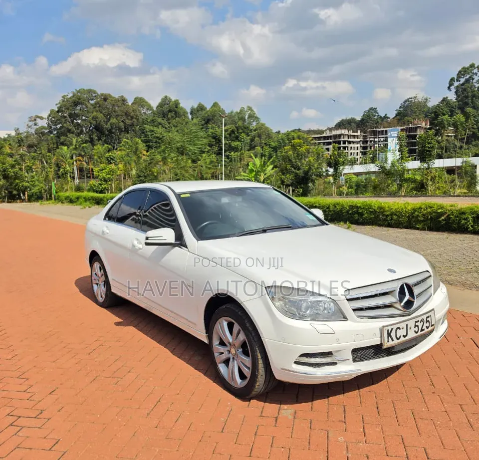 Mercedes-Benz C200 2010 White