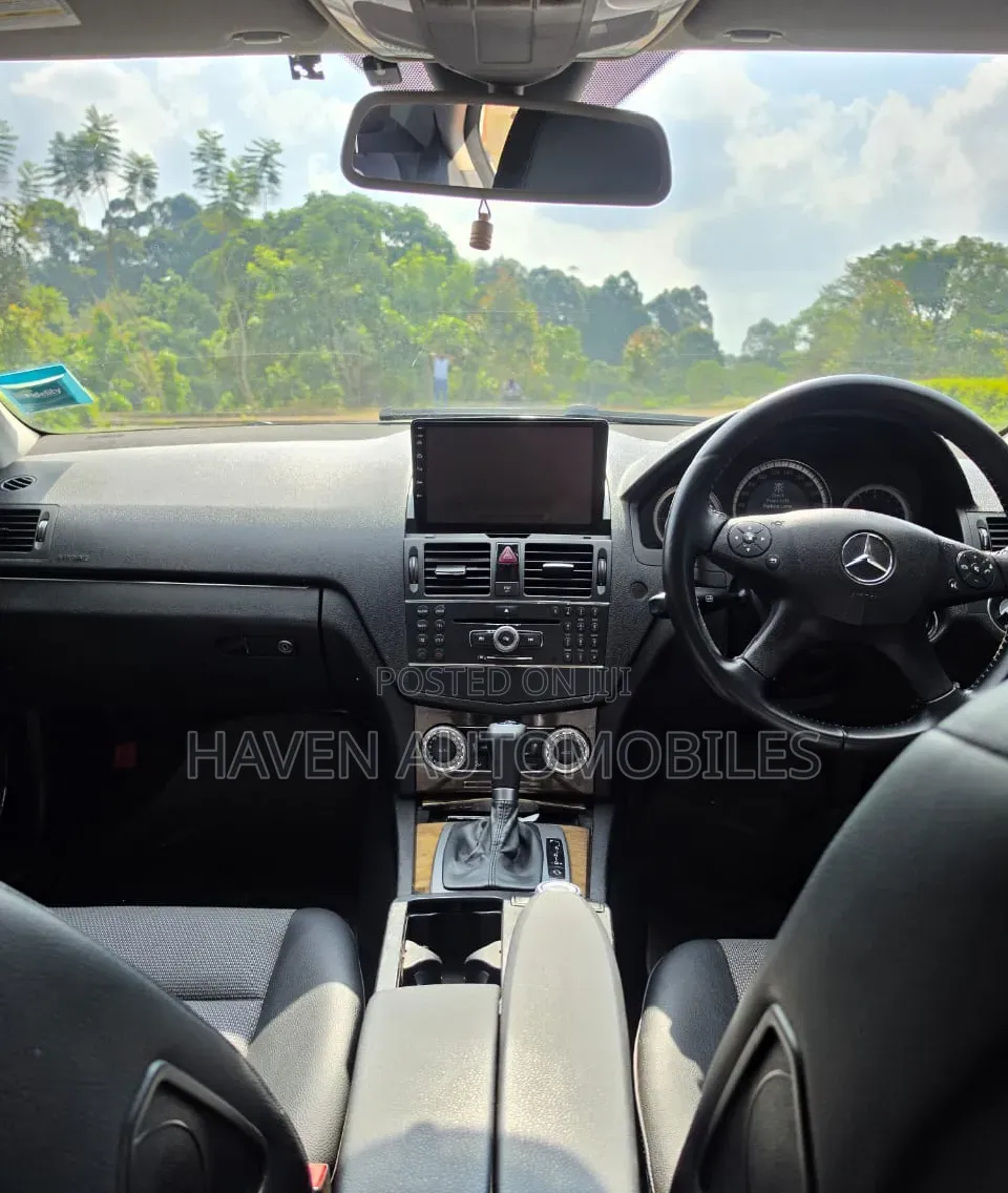 Mercedes-Benz C200 2010 White