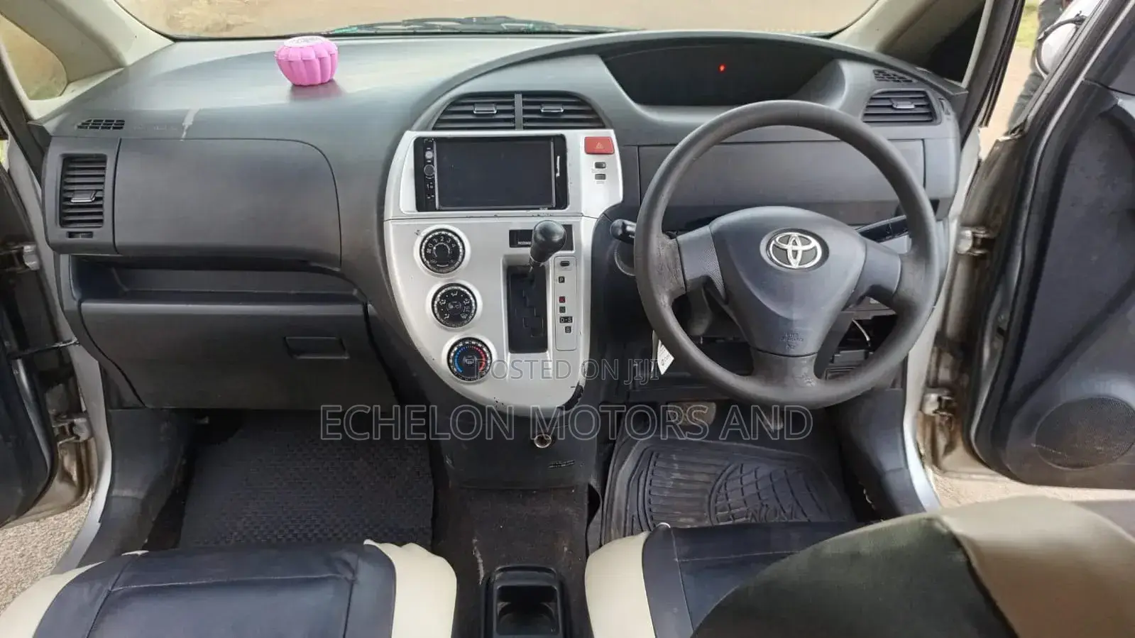 Toyota Ractis 2011 Silver