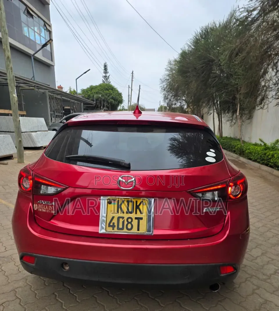 Mazda Axela 2015 Red