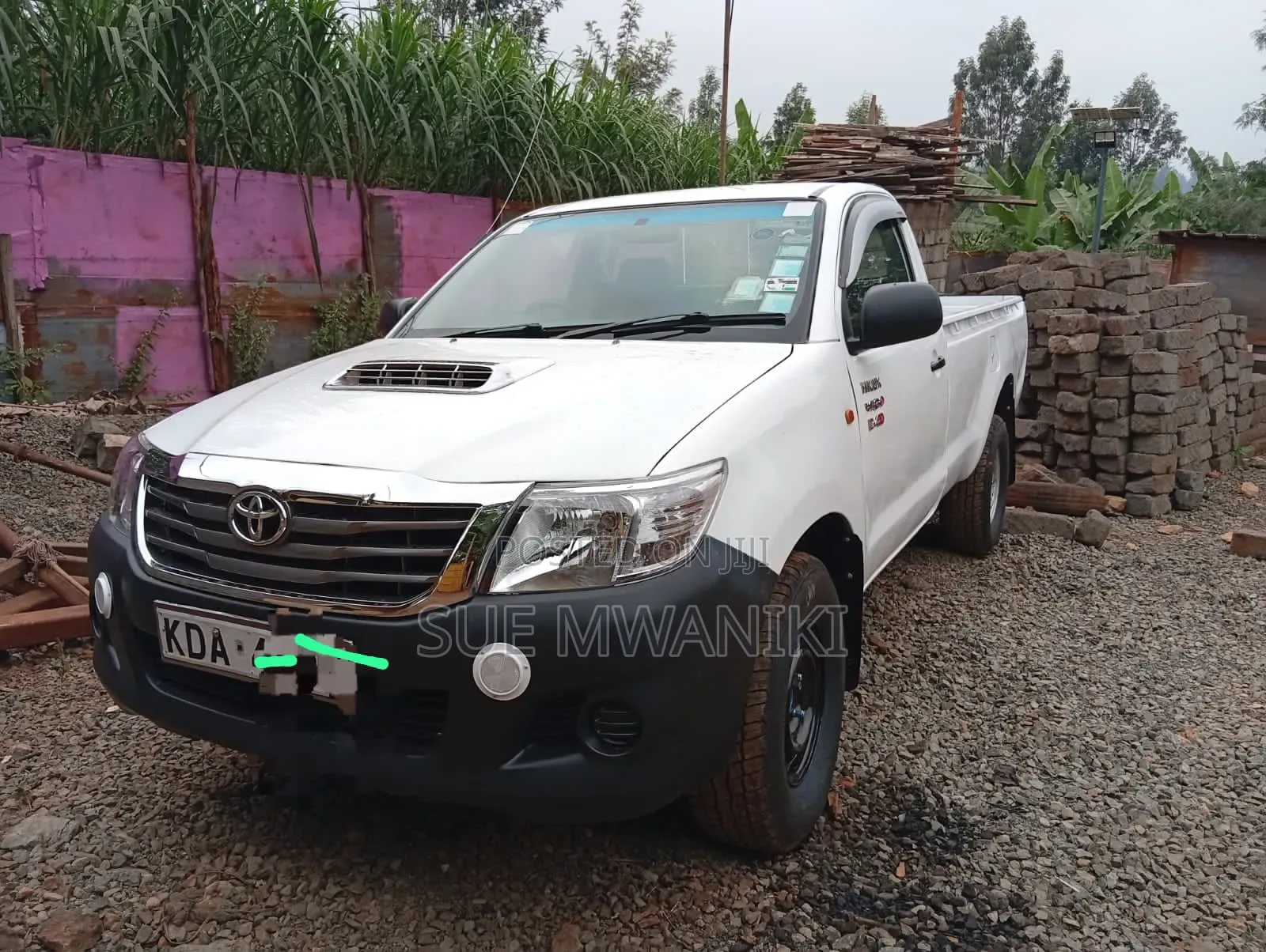 Toyota Hilux 2013 White