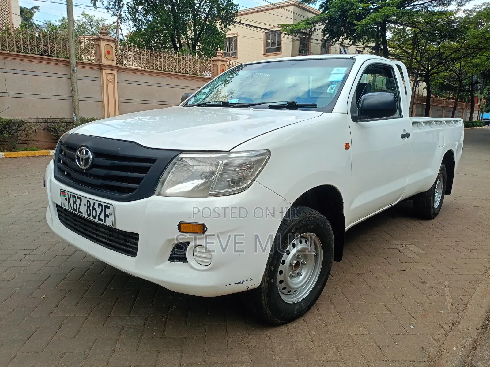 Toyota Hilux 2013 White