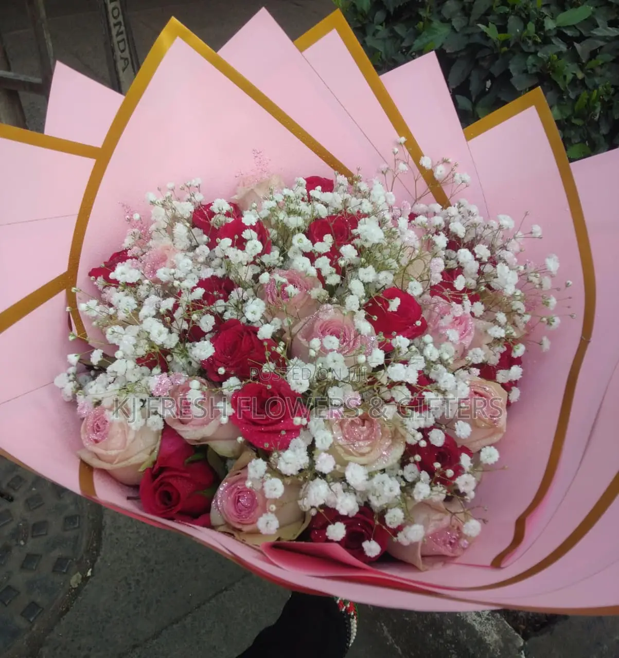 Get Well Soon Mini Bouquet- Same Day Roses Bouquet and Gifts Delivery