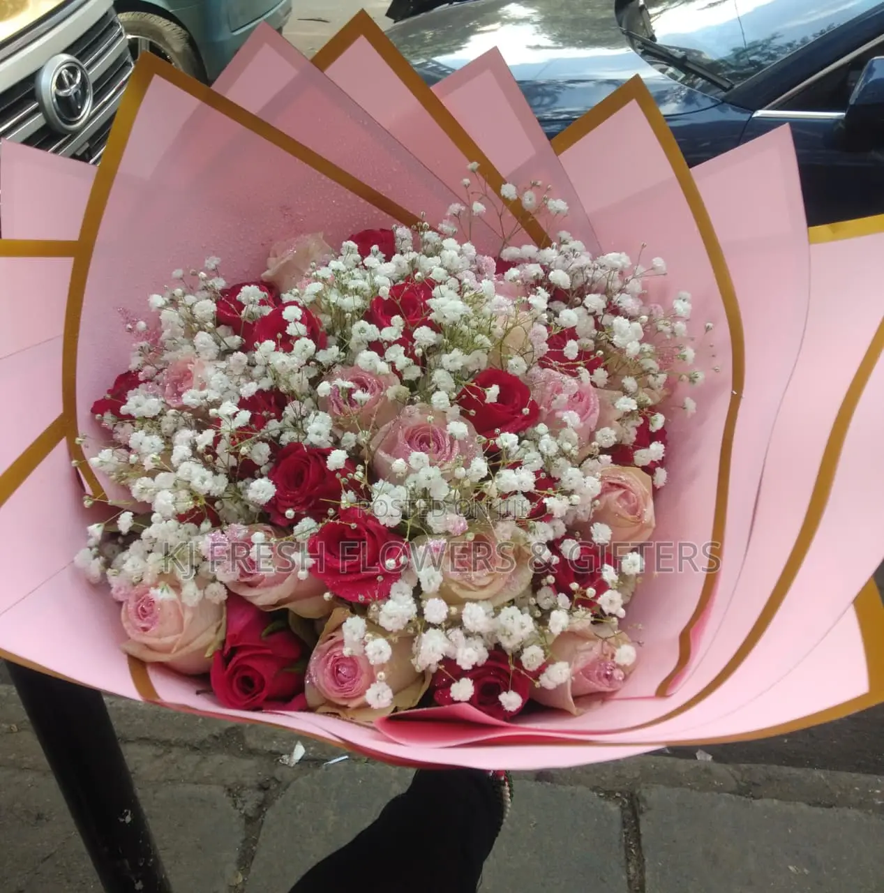 Get Well Soon Mini Bouquet- Same Day Roses Bouquet and Gifts Delivery