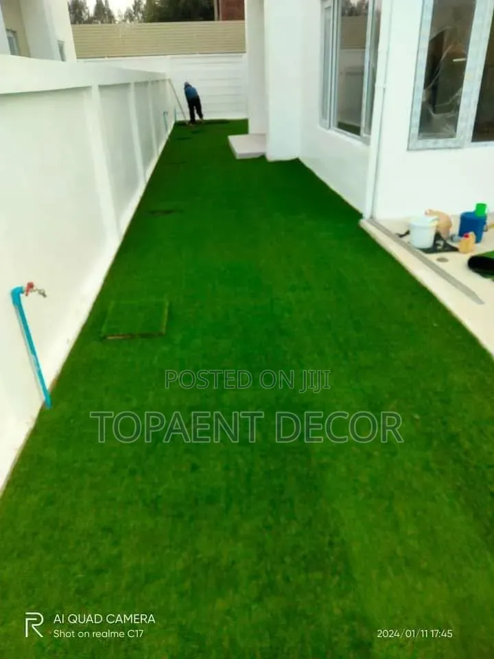 Quality Green Aesthetic Turf Grass and Installation