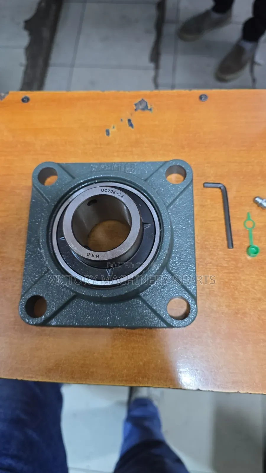 UCF 208 Bearing 4 Holes/ Flange Bearing