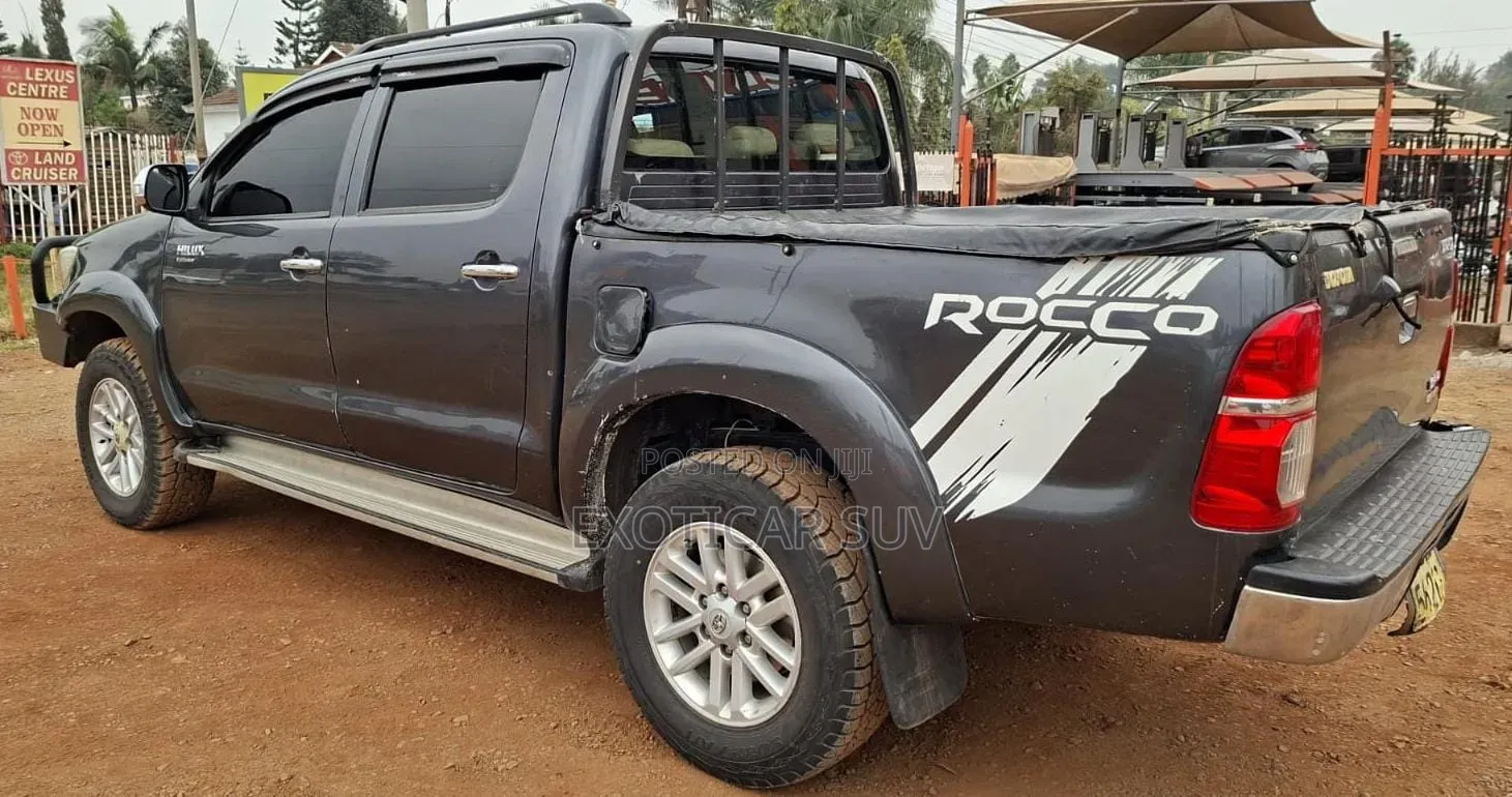 Toyota Hilux 2015 Gray