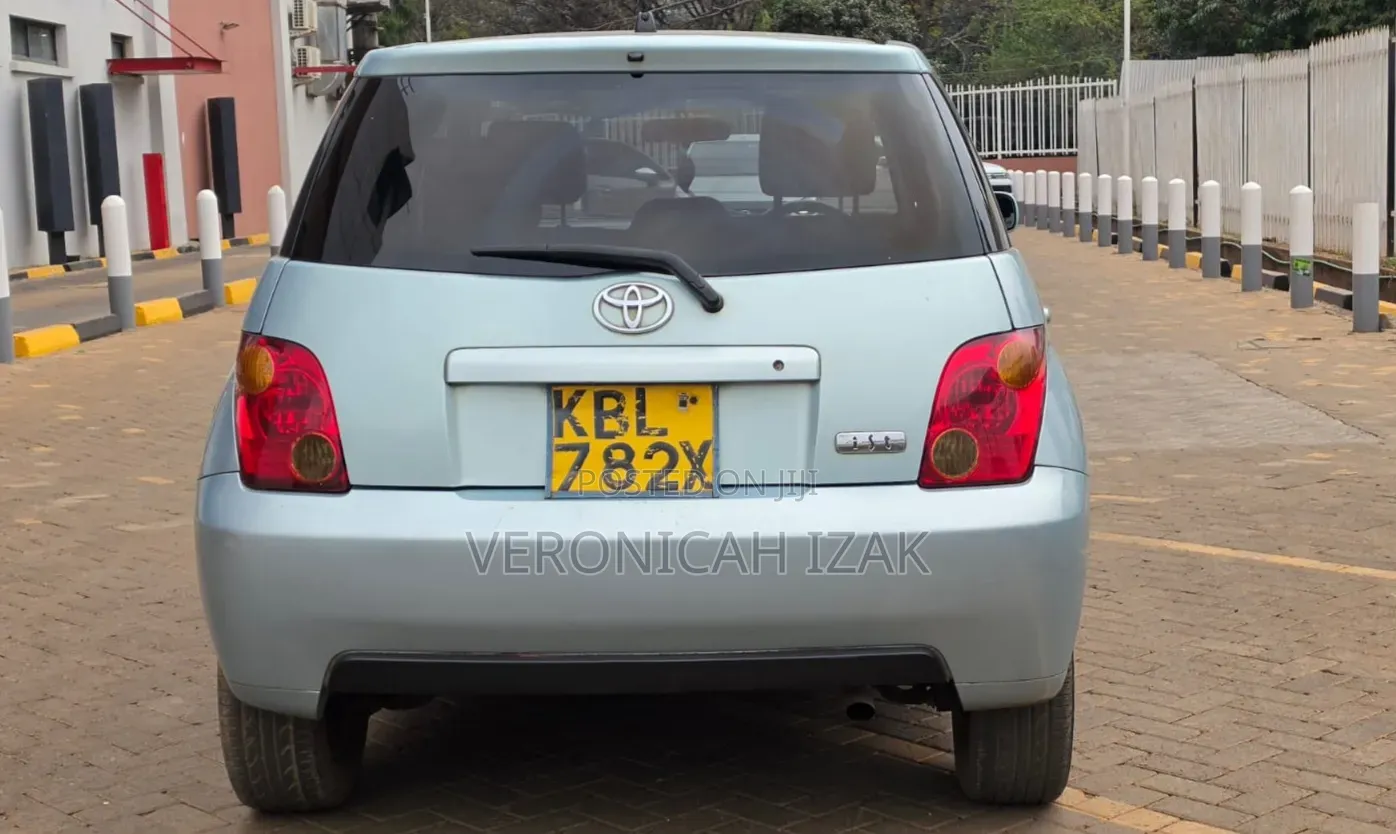 Toyota IST 2003 Green