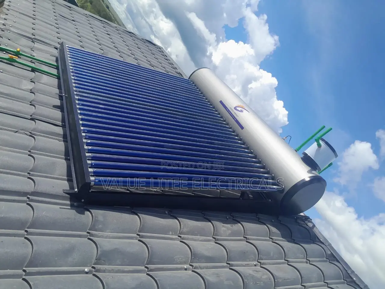 300L Integrated, Pressurized Solar Water Heater. Evacuated Tube Model