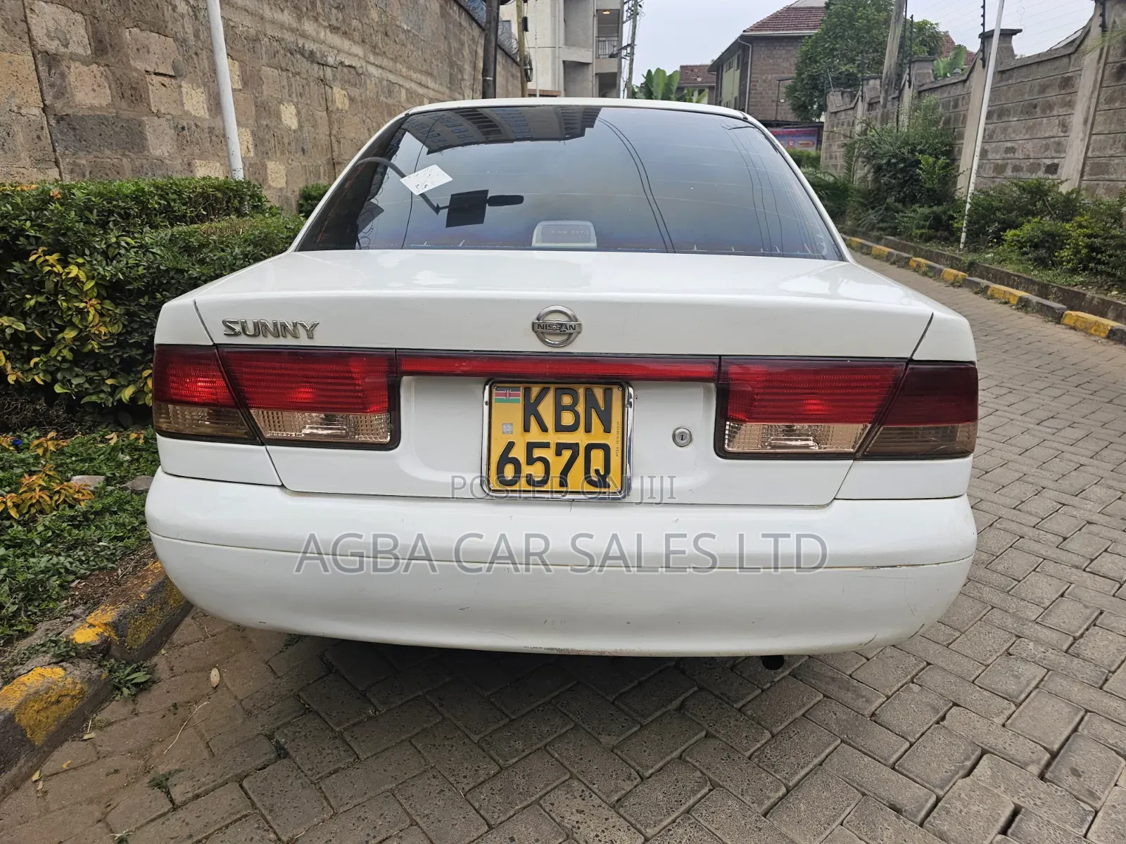 Nissan Bluebird 2002 White