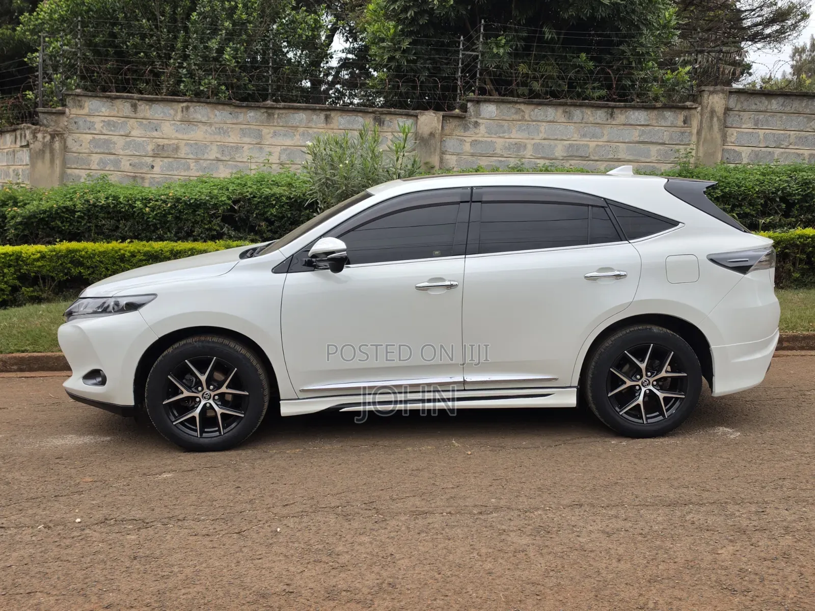 Toyota Harrier 2.0 2016 Pearl