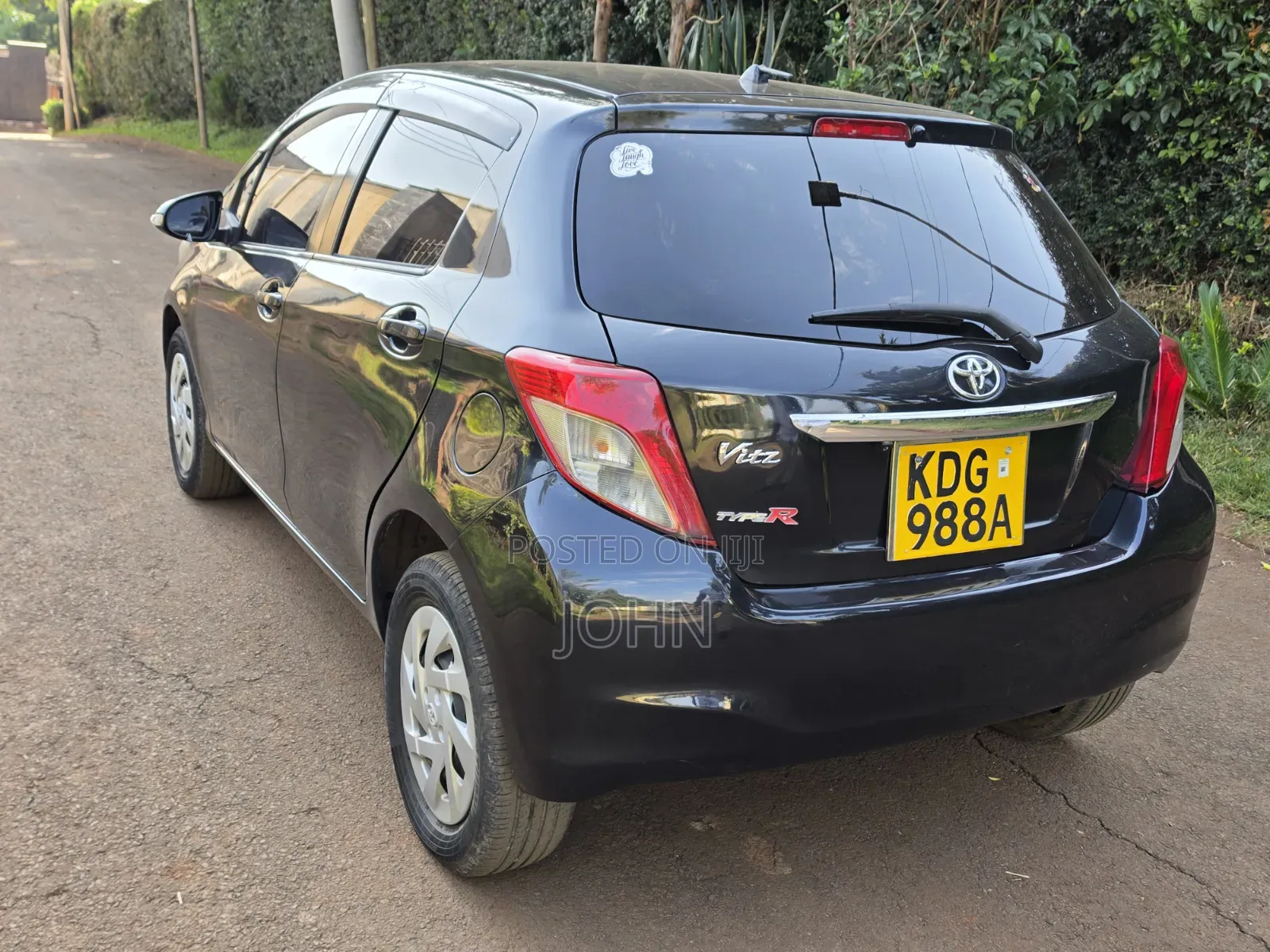 Toyota Vitz 1.3 FWD 5dr 2014 Black