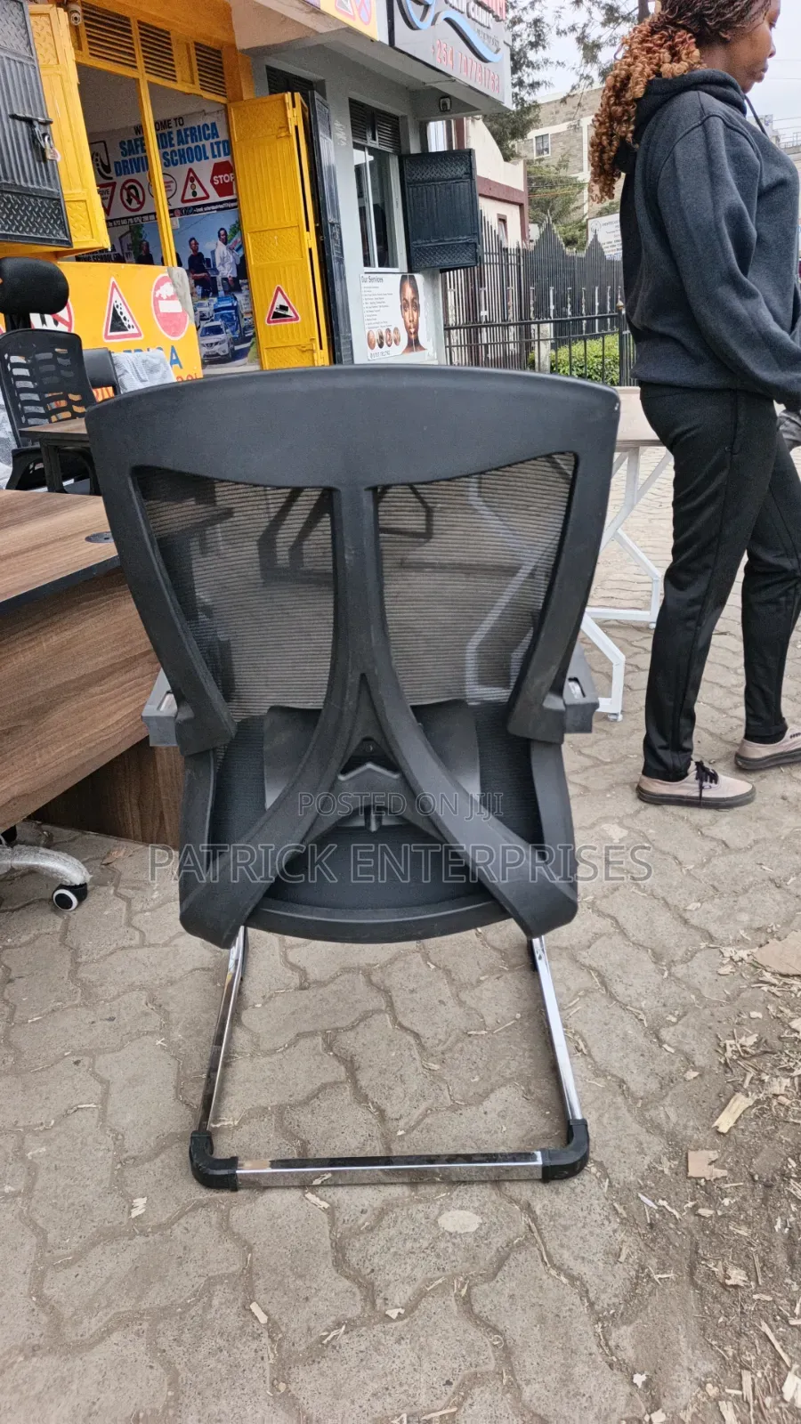 Ergonomic Mesh Black Visitors /Study Chair