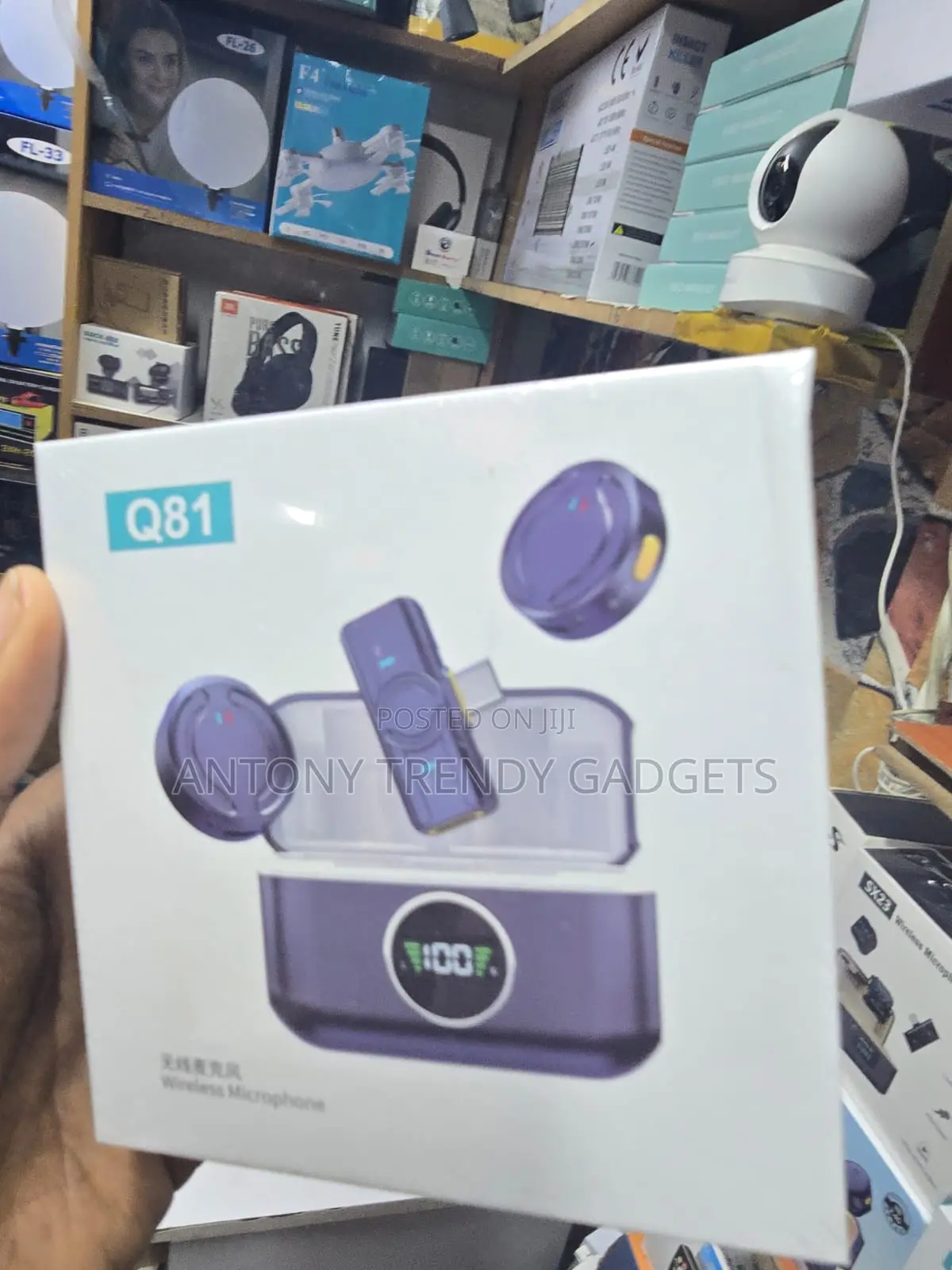 Q81 Wireless Lavalier Microphone With Noise Cancellation