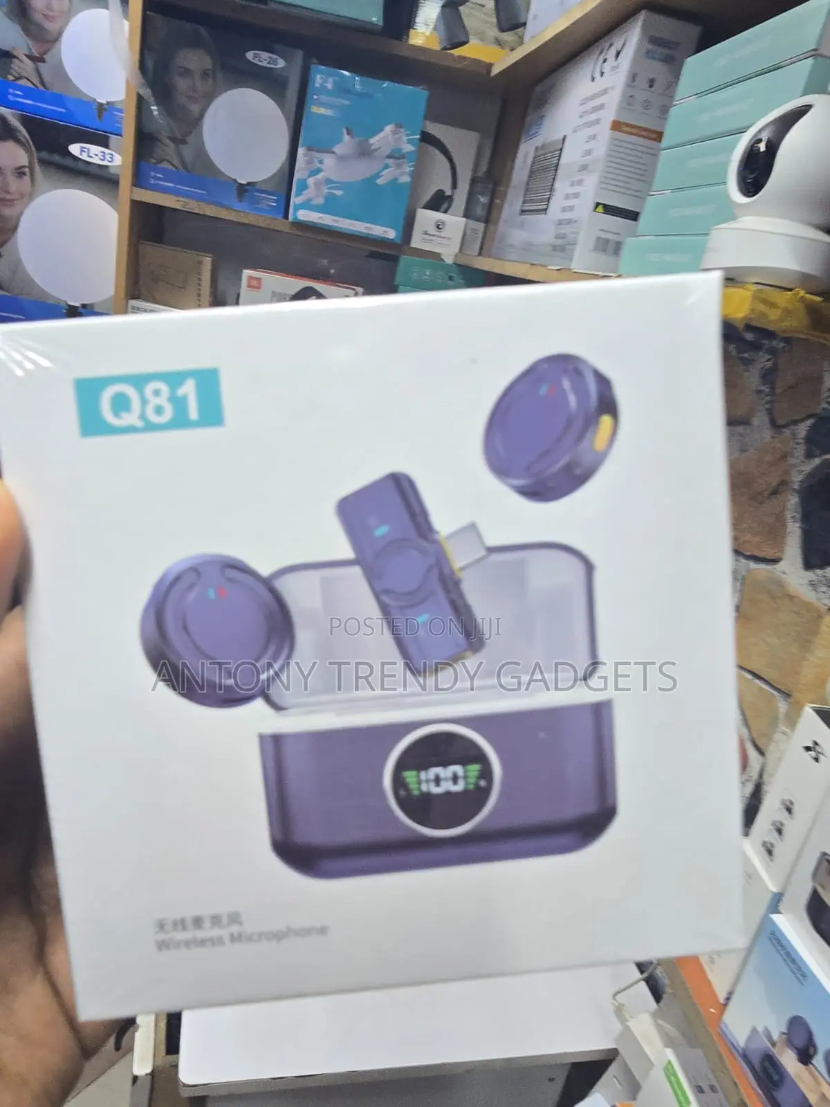 Q81 Wireless Lavalier Microphone With Noise Cancellation