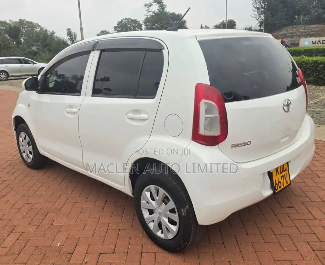 Toyota Passo 2016 White