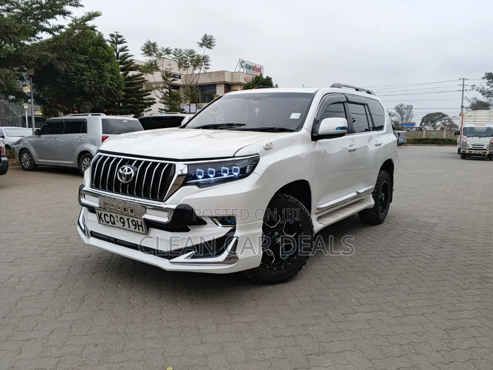 Toyota Land Cruiser Prado 2011 White