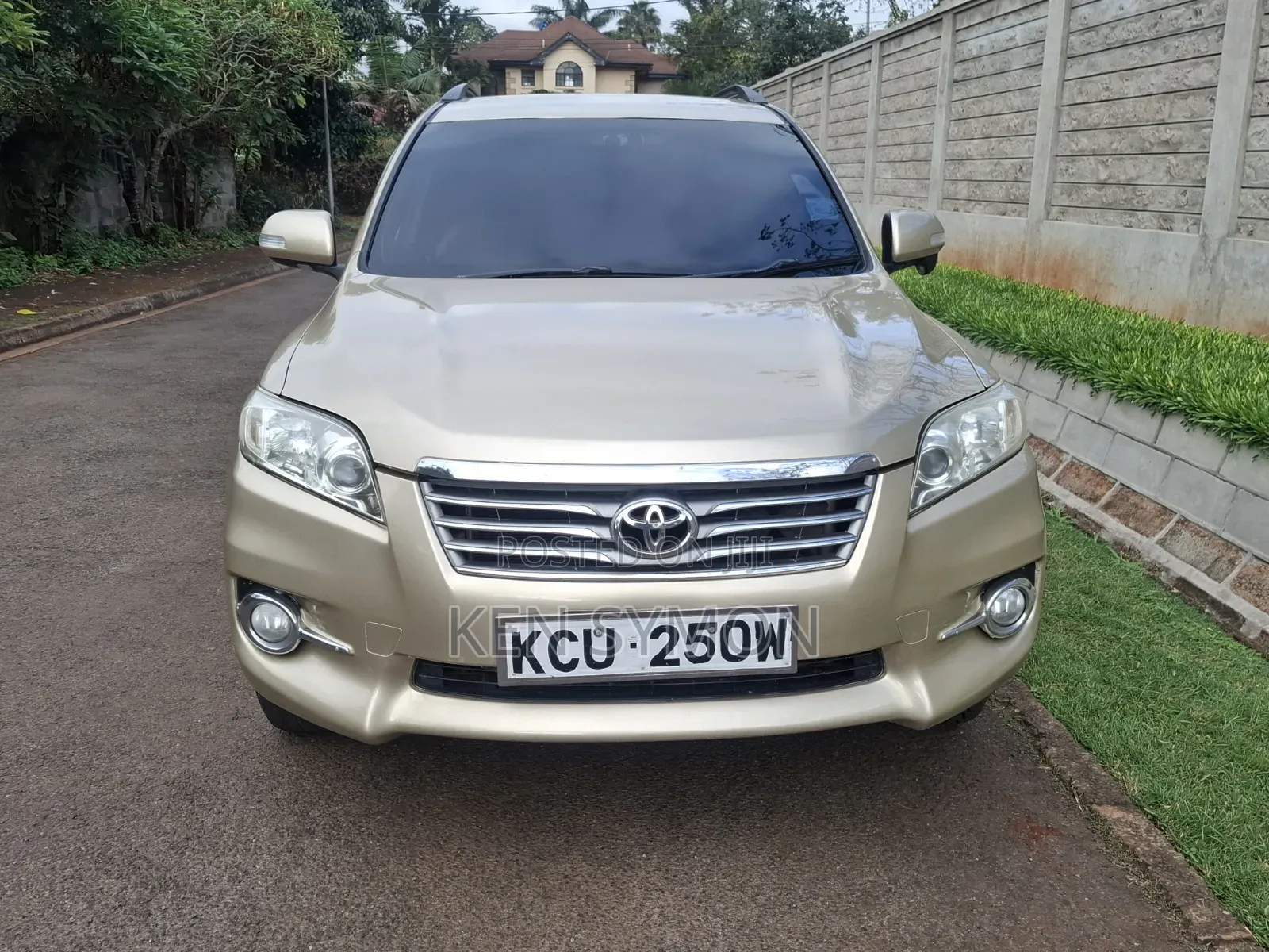 Toyota Vanguard 2012 Gold