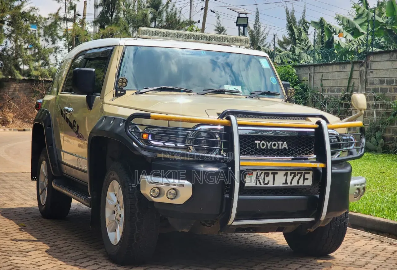 Toyota FJ Cruiser 2012 Green