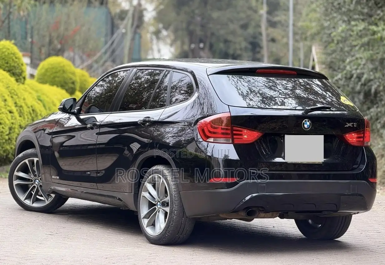 BMW X1 sDrive28i 4dr SUV (2.0L 4cyl Turbo 8A) 2015 Black