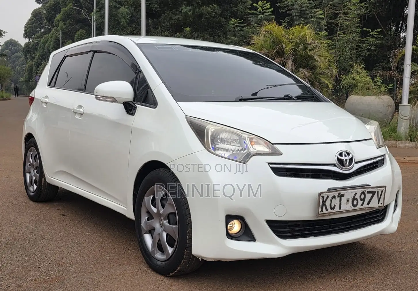 Toyota Ractis 1.5 FWD 2012 Pearl