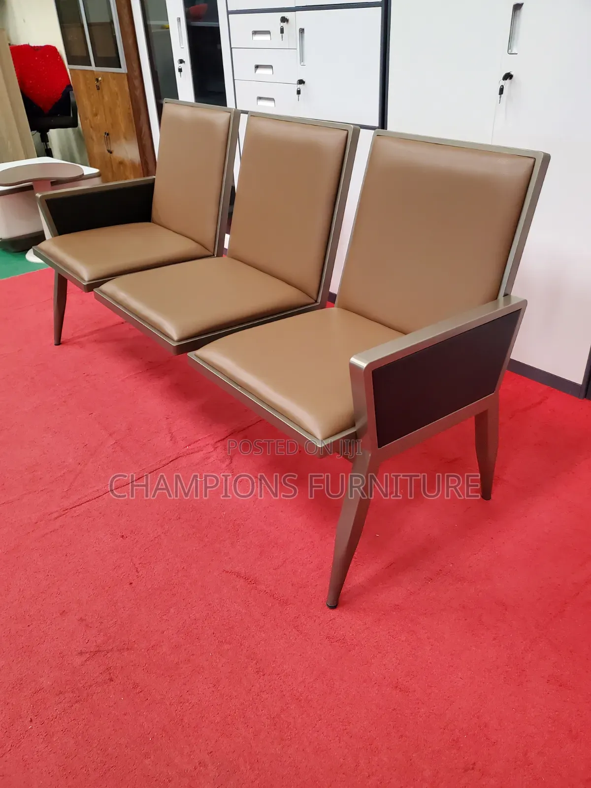 BrownExecutive Reception/Link Chair