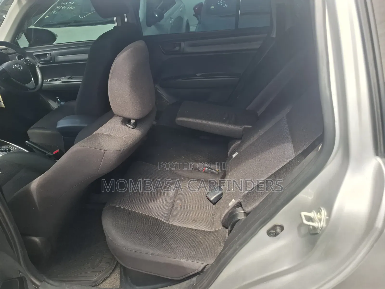 Toyota Corolla Fielder 2017 Silver