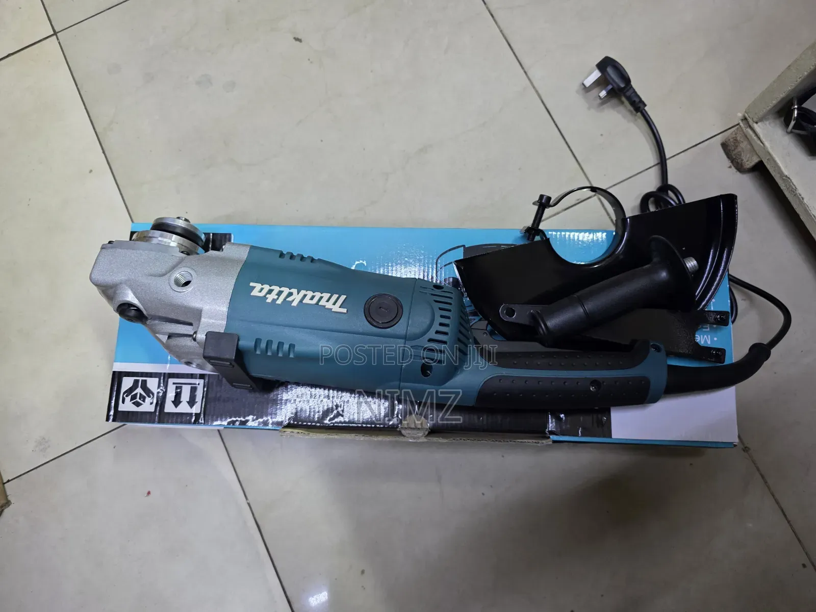 9" Makita Angle Grinder