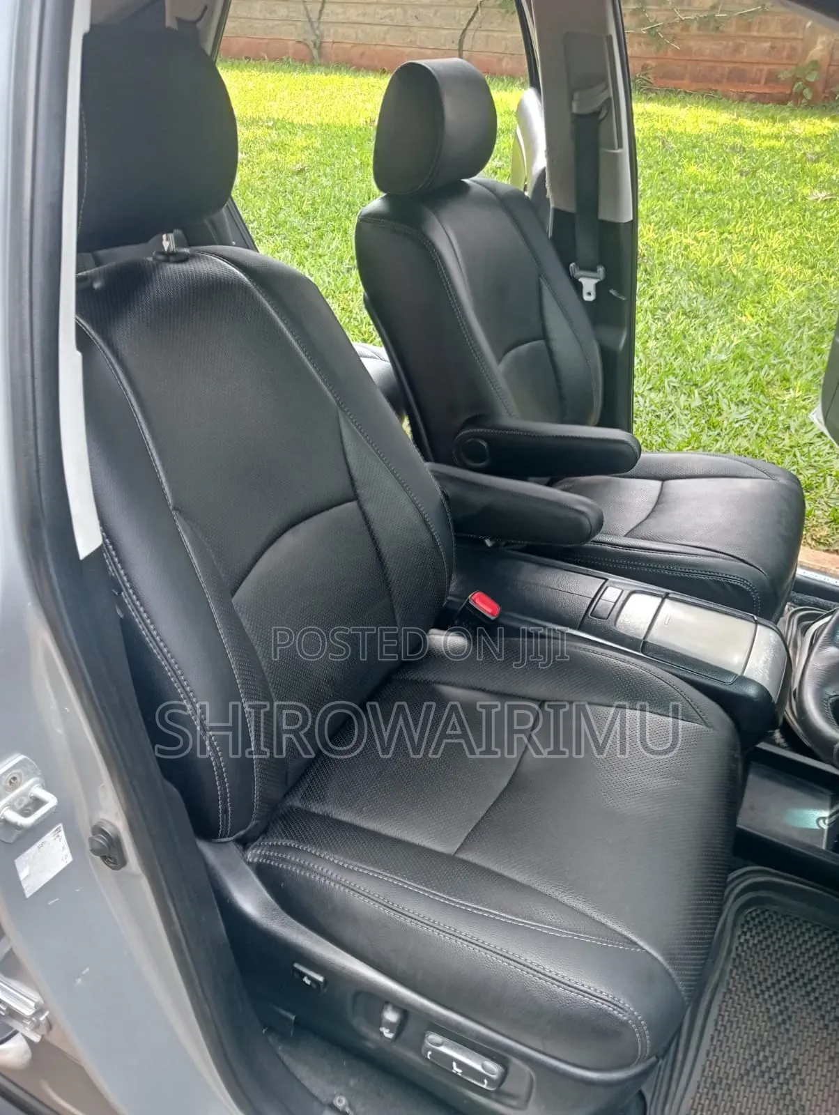 Toyota Harrier 2012 Silver