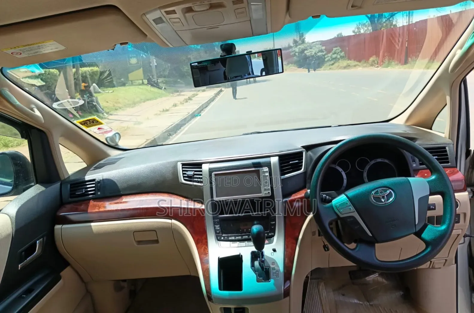 Toyota Vellfire 2010 Silver