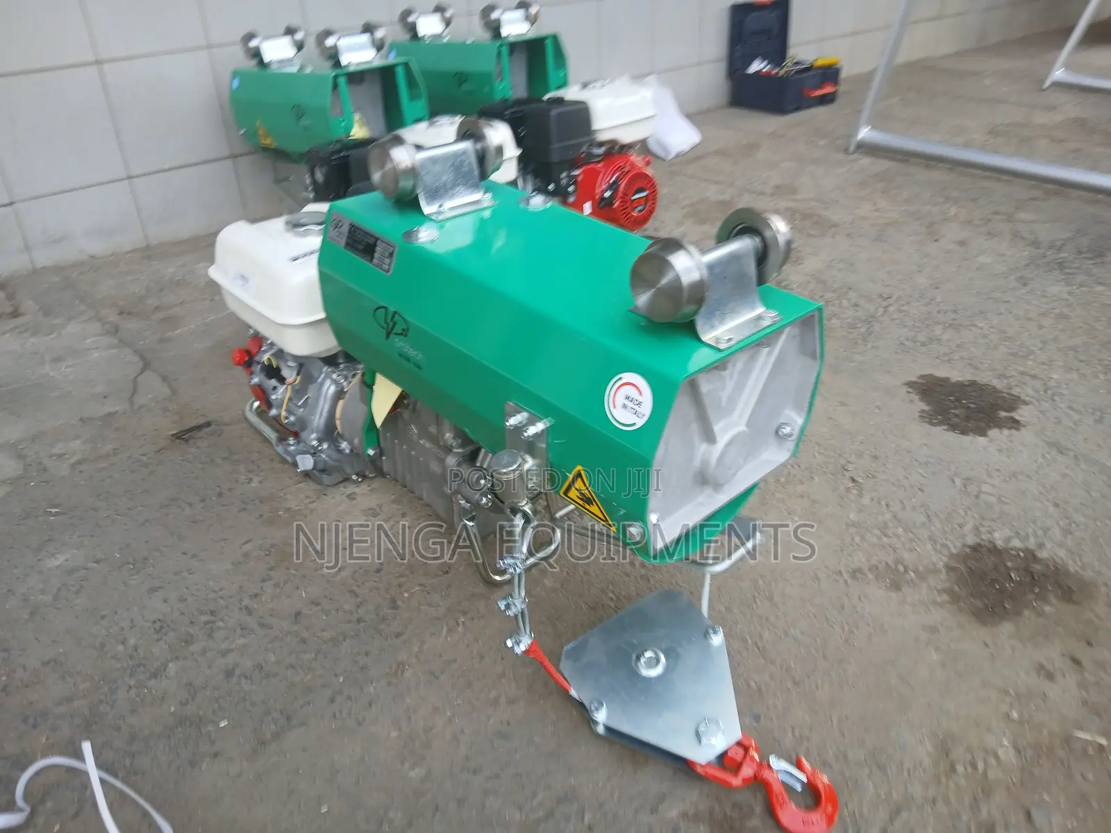 Heavy Duty Italian Construction Hoist – Honda Petrol Engine