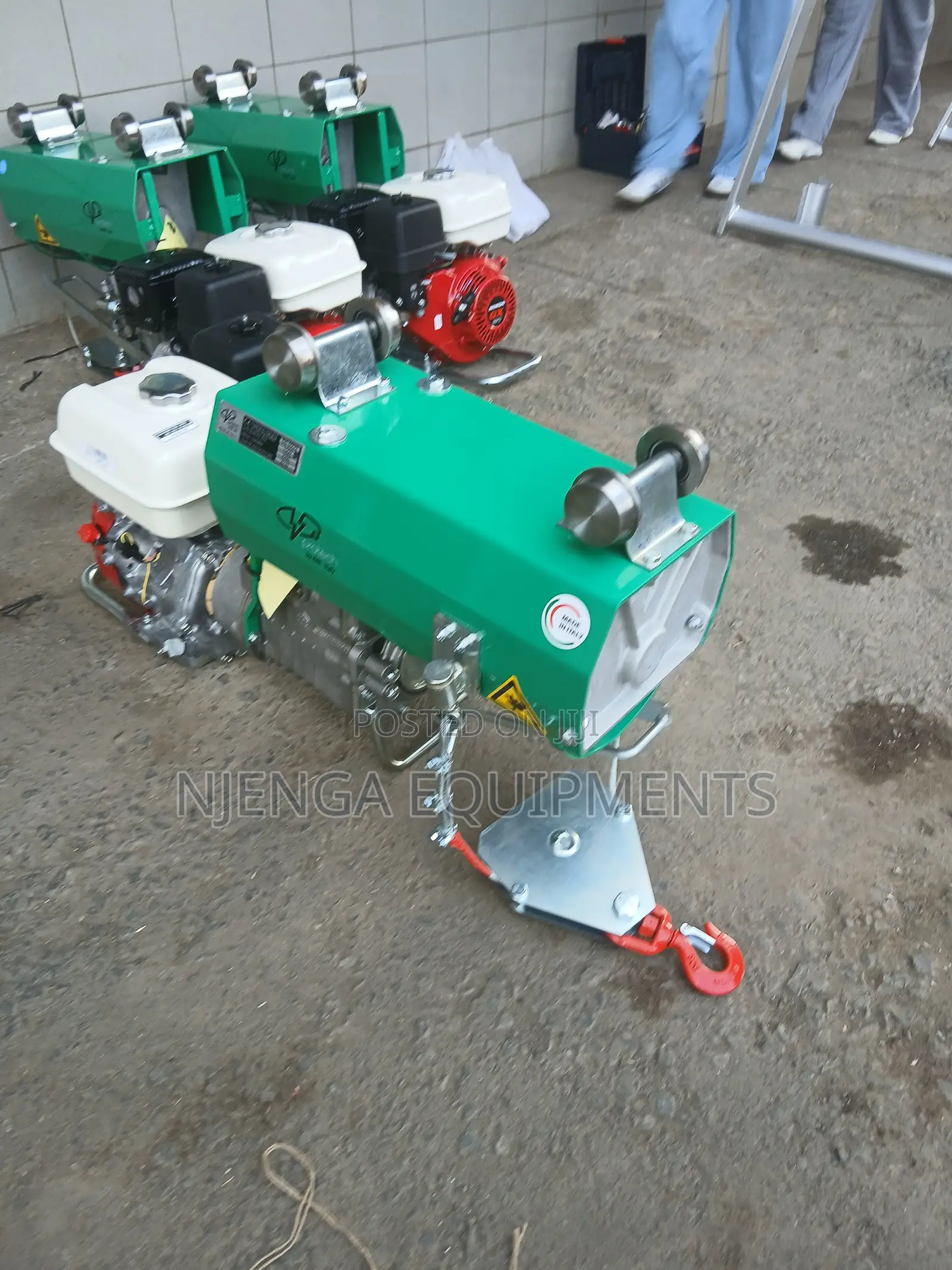 Heavy Duty Italian Construction Hoist – Honda Petrol Engine