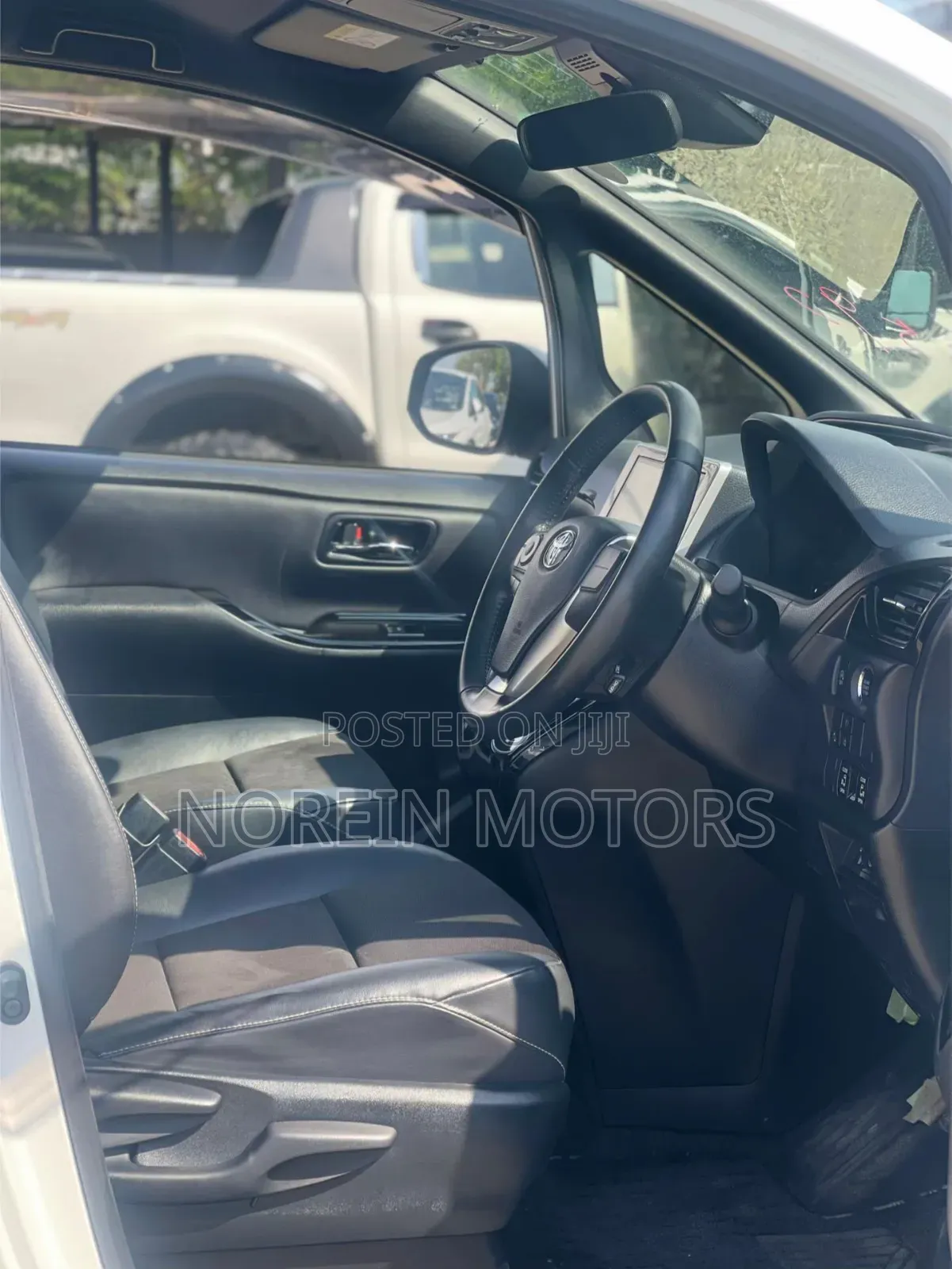 Toyota Noah 2019 White