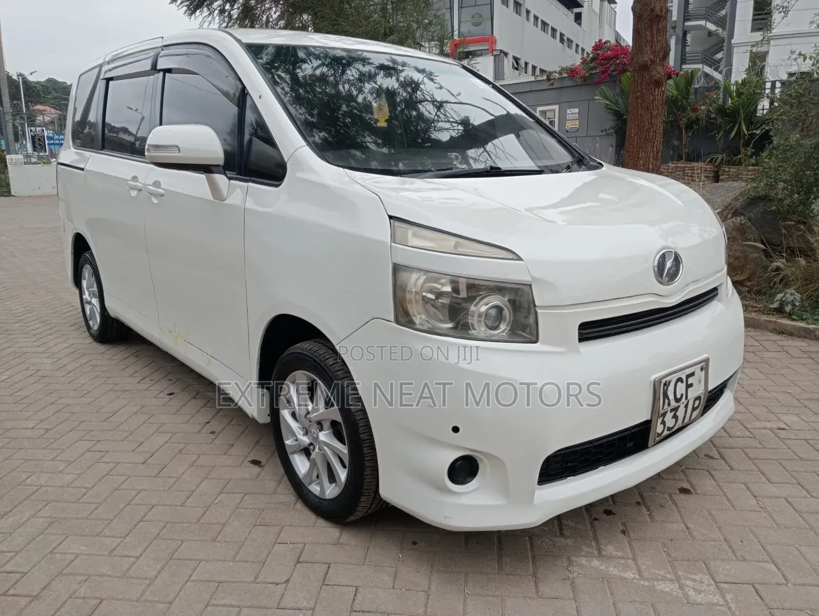 Toyota Voxy 2008 White
