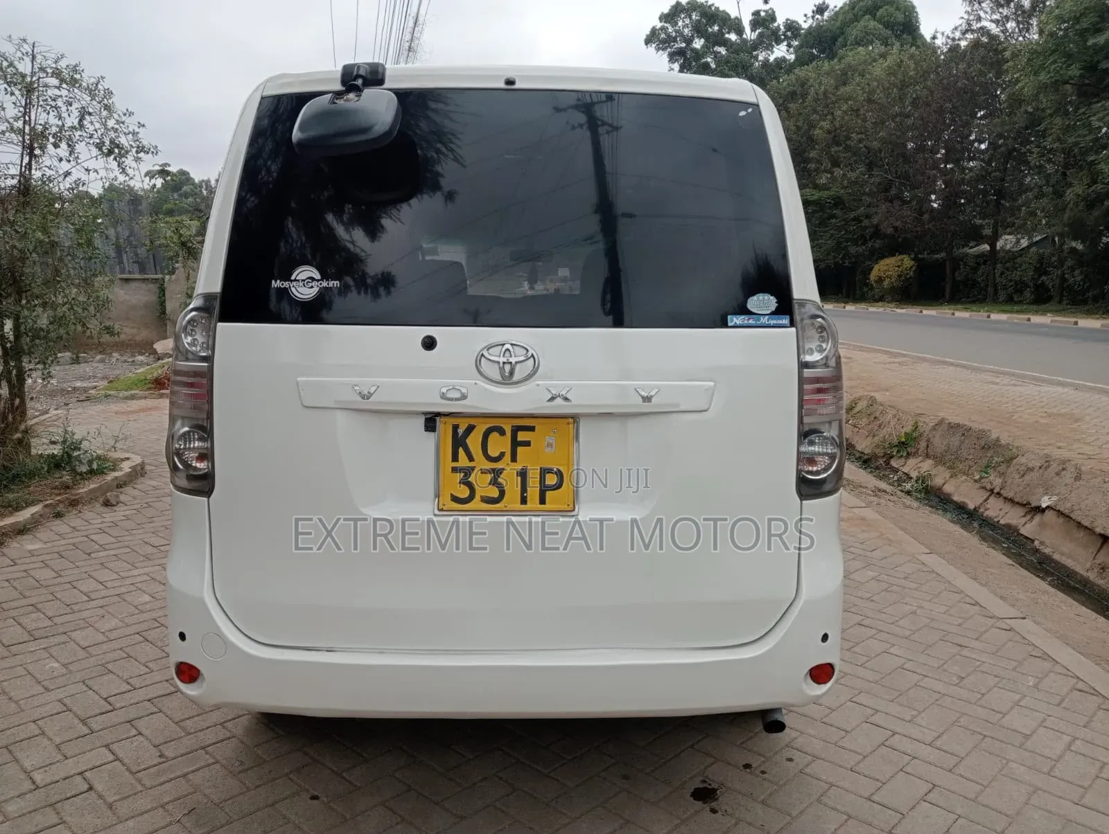 Toyota Voxy 2008 White