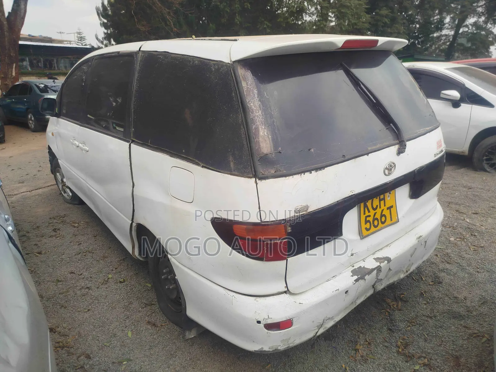 Toyota Estima 2001 White