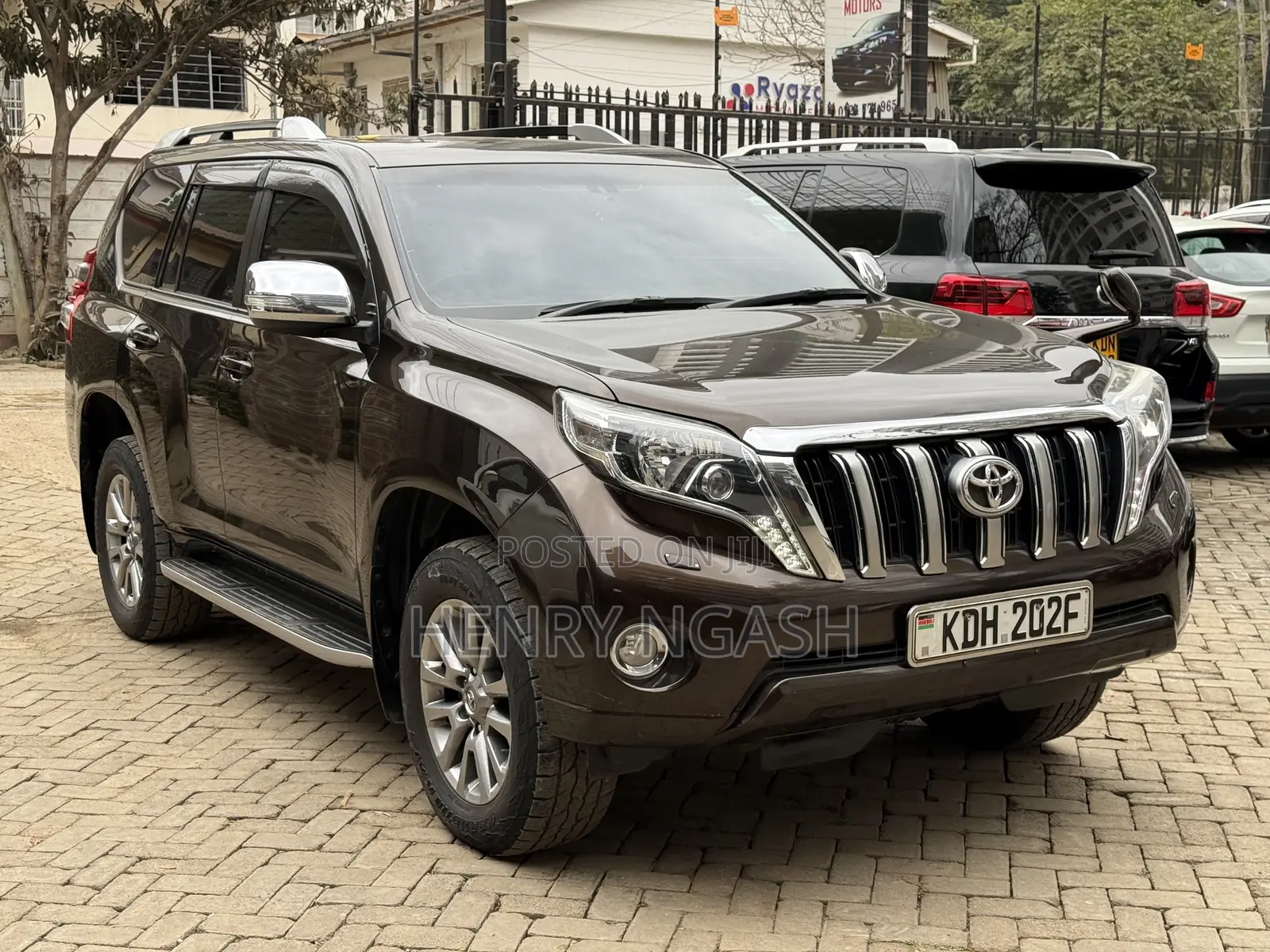 Toyota Land Cruiser Prado 2017 Brown