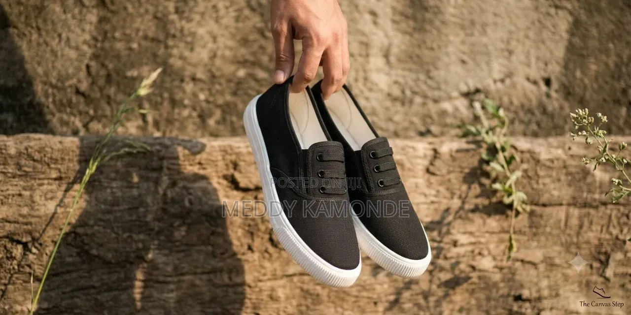 Ladies Canvas/Rubber Shoes