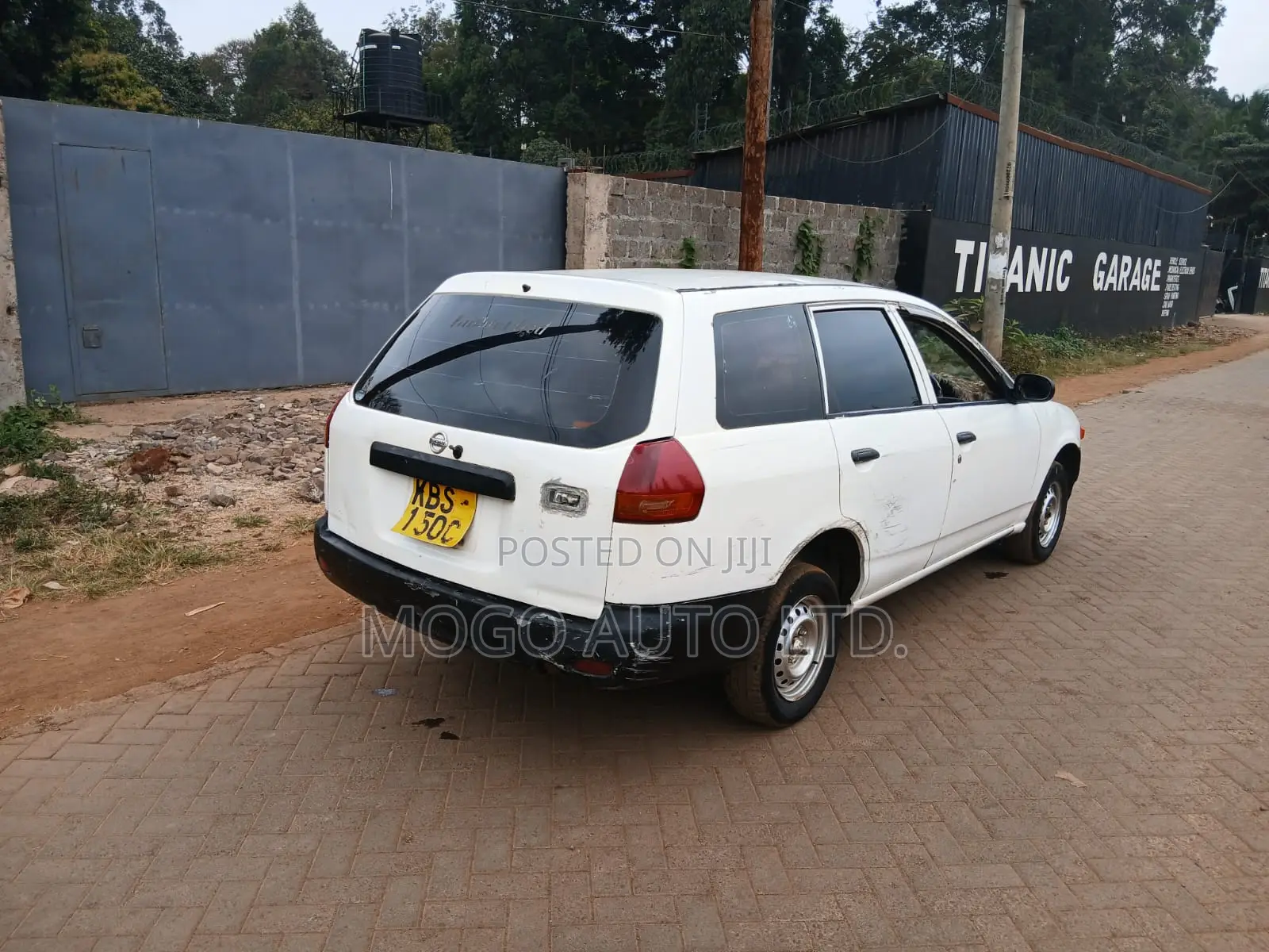 Nissan Advan 2005 White