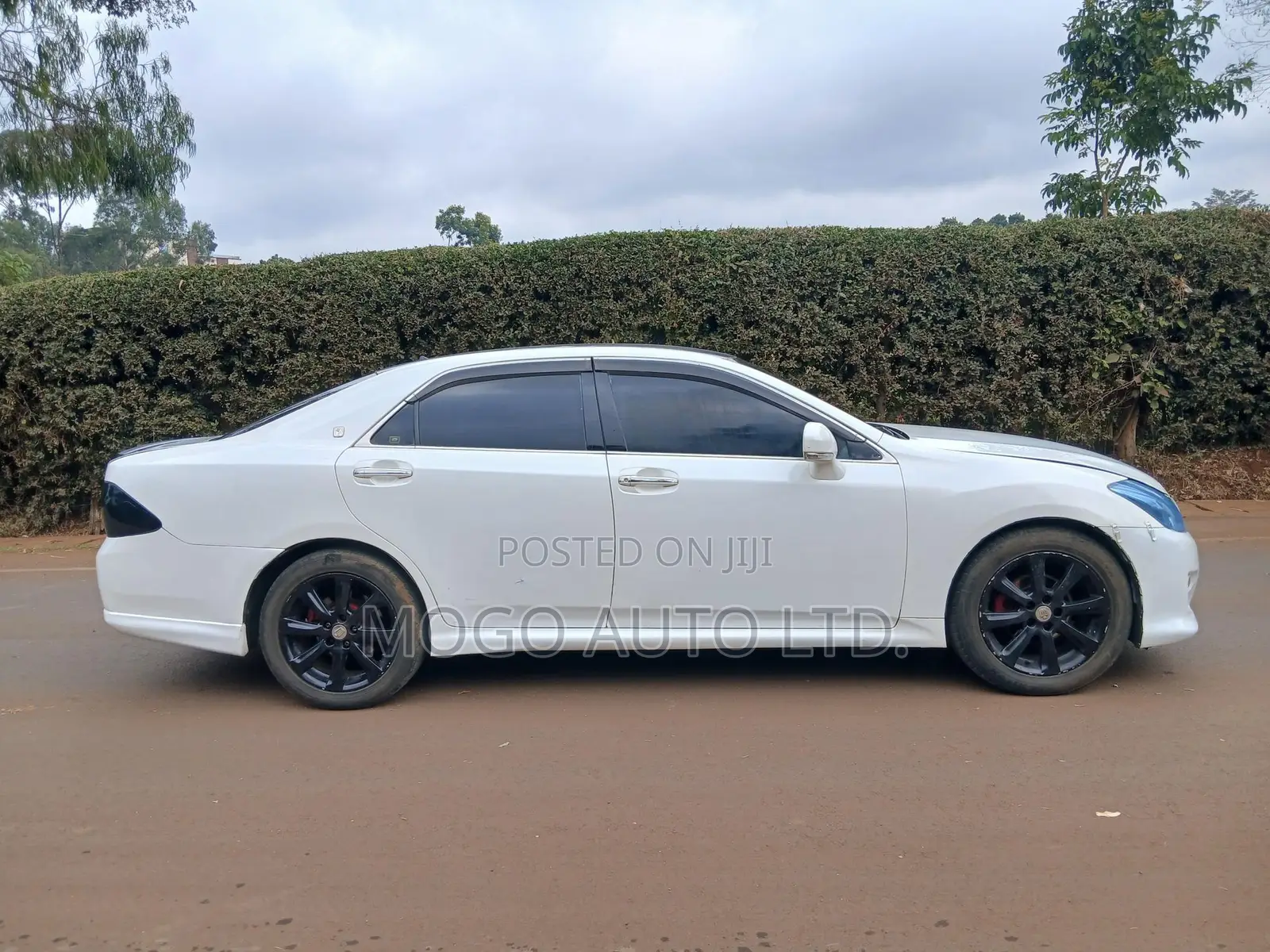 Toyota Crown 2009 White